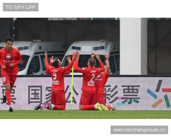 中超赛季激战正酣 各队争冠竞争白热化 球迷热情高涨 - 副本 - 副本 - 副本